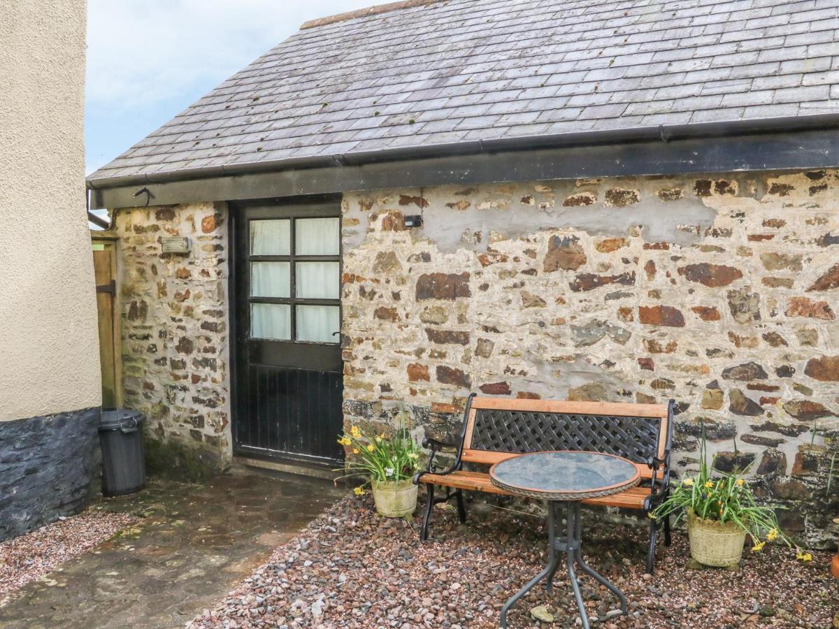 The Old Workshop Villa Knowstone Exterior foto